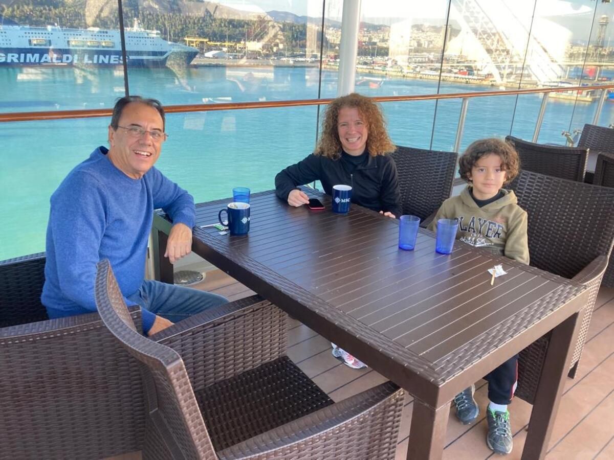 Los lanzaroteños Eloy Ramil y Mar Vidal dan la vuelta al mundo en un crucero con su hijo, Eliot FAMILIA RAMIL VIDAL La Provincia 