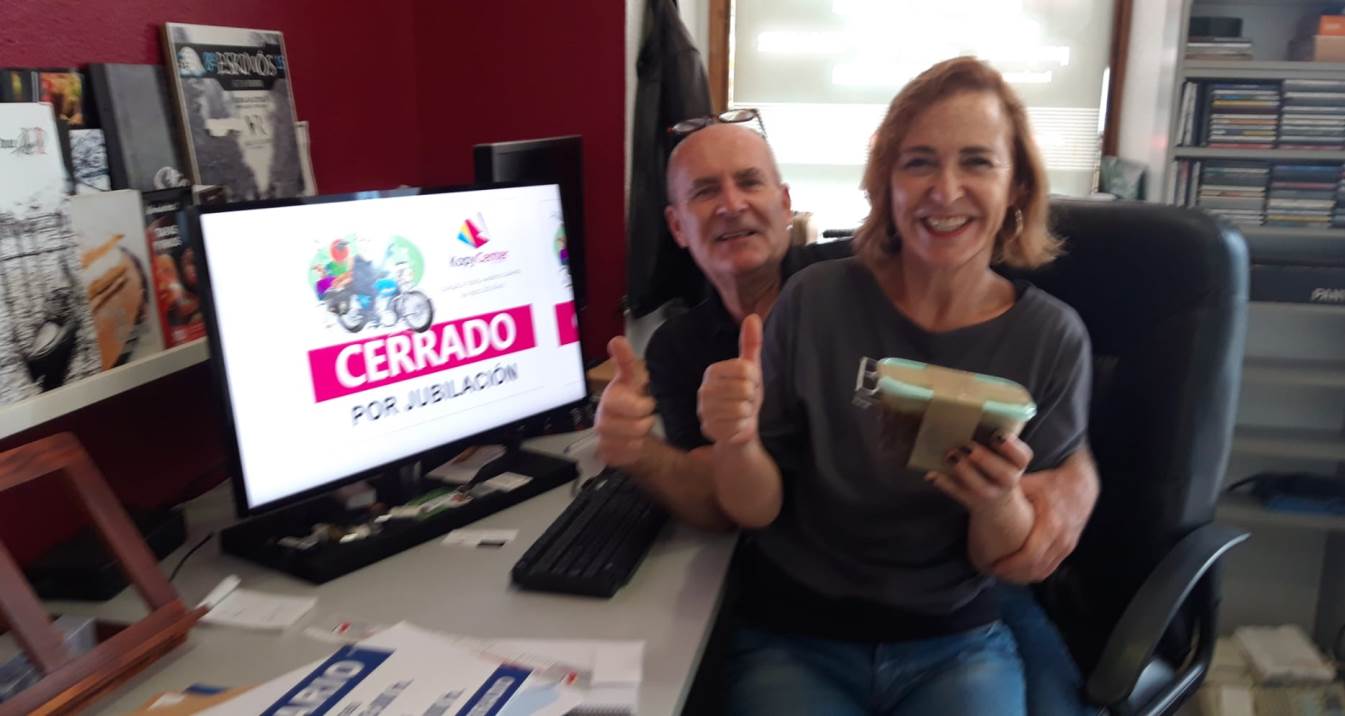 Jaime Izquierdo junto a su mujer Enma Rodríguez en KopyCenter