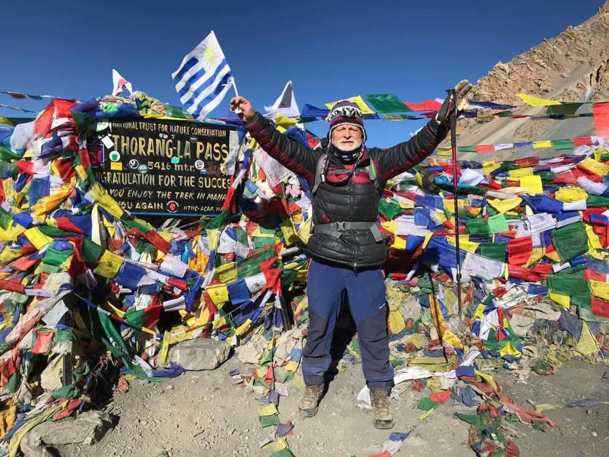 Daniel Leal en el paso de montaña Thorong La, en Nepal