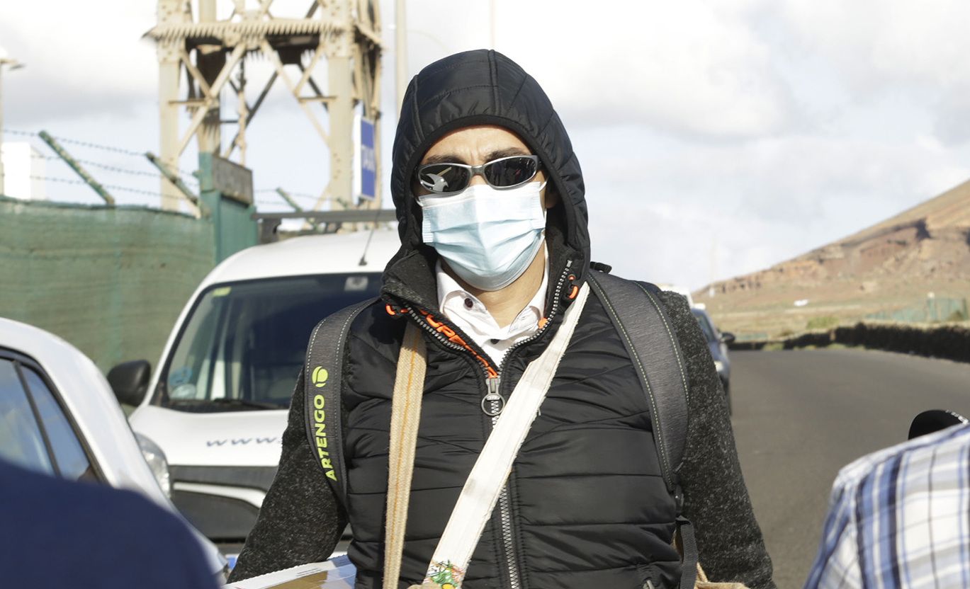 Raúl Díaz, acusado por la muerte violenta de su mujer, Romina Celeste Núñez, saliendo de la cárcel de Tahiche (FOTO: José Luis Carrasco)