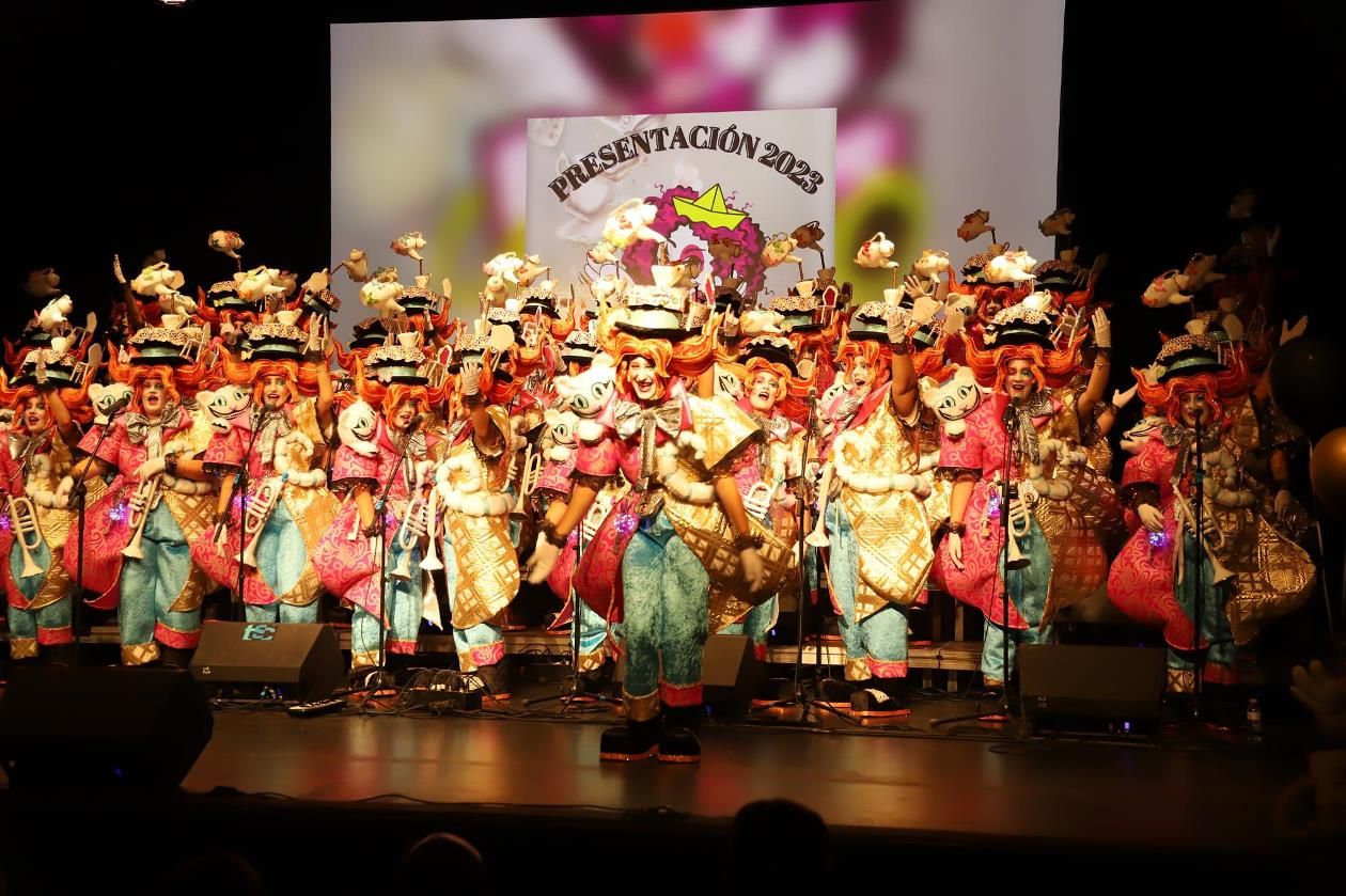 Presentación de Las Enraladas en el Teatro de Tías