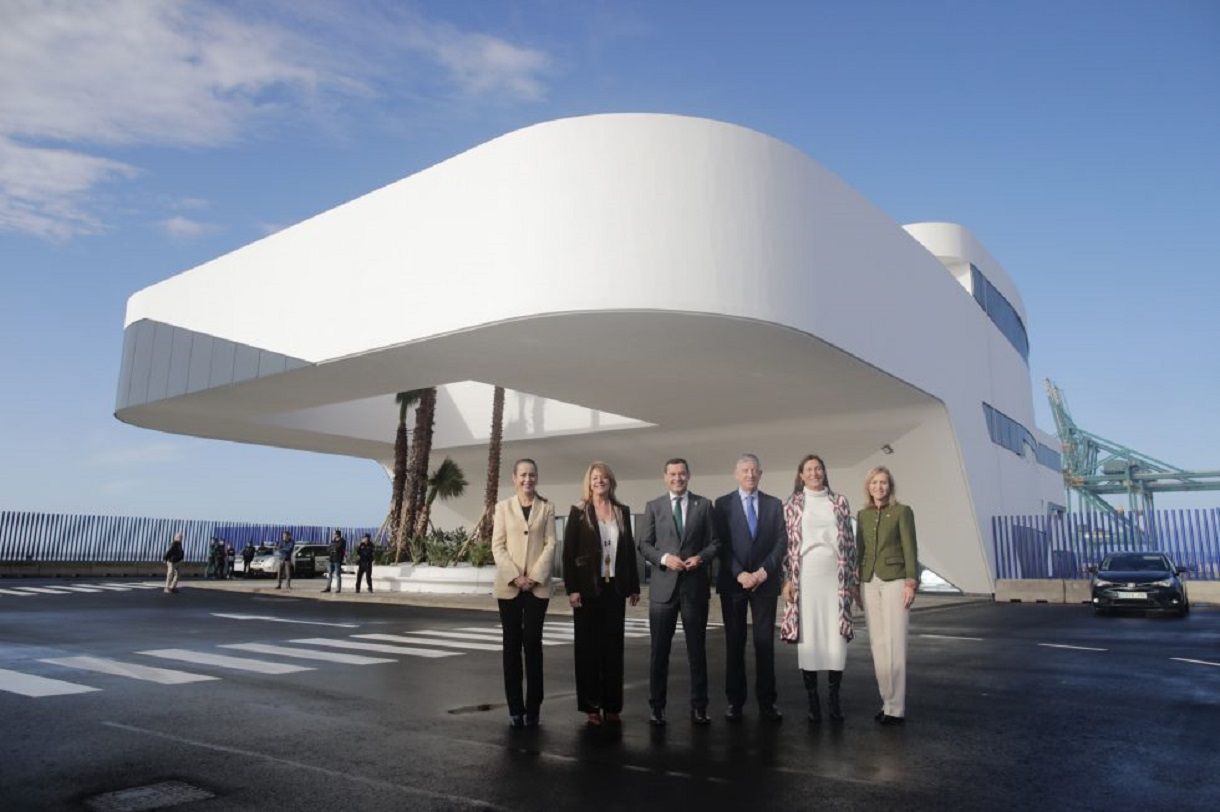 Inauguración de la nueva terminal de pasajeros en el puerto de Huelva
