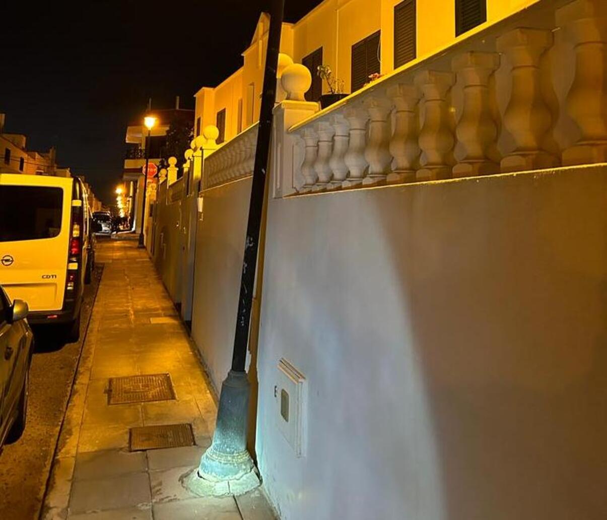 Farola con riesgo de caída en Arrecife