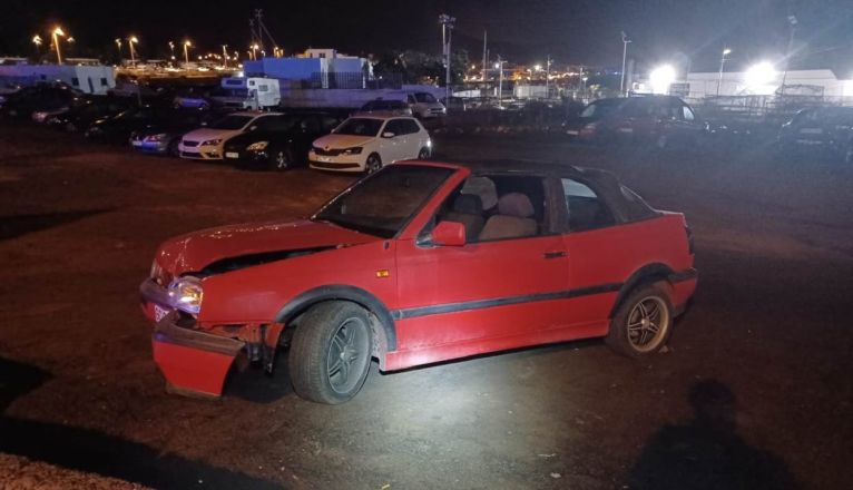 Choque de un accidente contra una farola