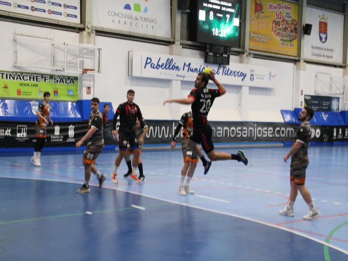 El CB San José Obrero Lanzarote saca el rodillo ante el Automanía Luceros (34-23)