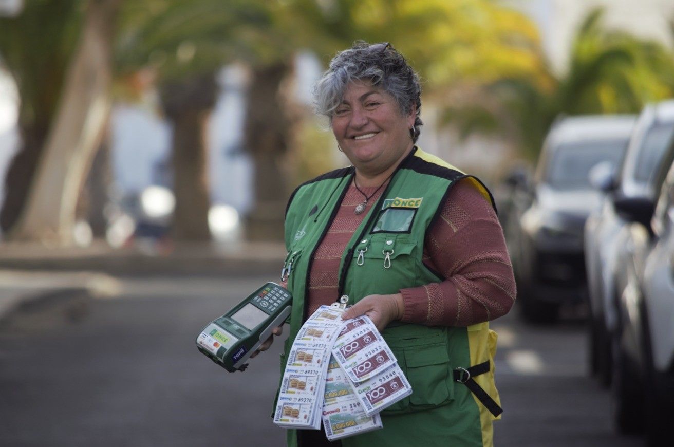 Guadalupe Reyes García, con sus cupones de la Once