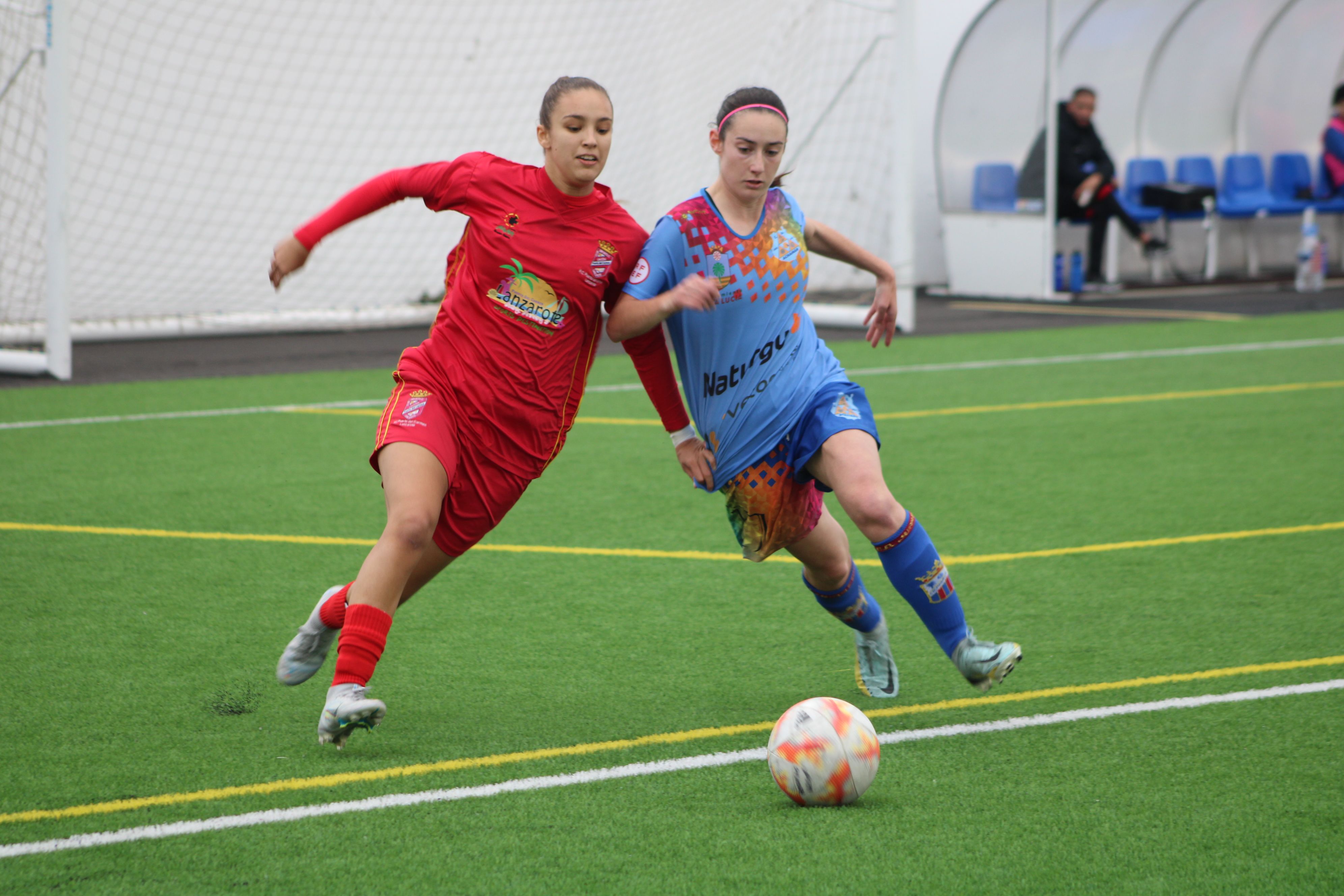 Encuentro de fútbol entre el Puerto del Carmen y el Achamán