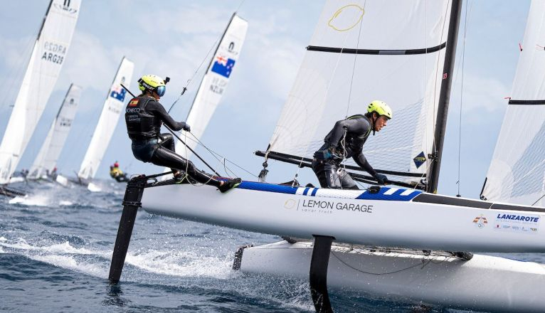 Imagen de la clase olímpica Nacra en la Lanzarote International Regatta