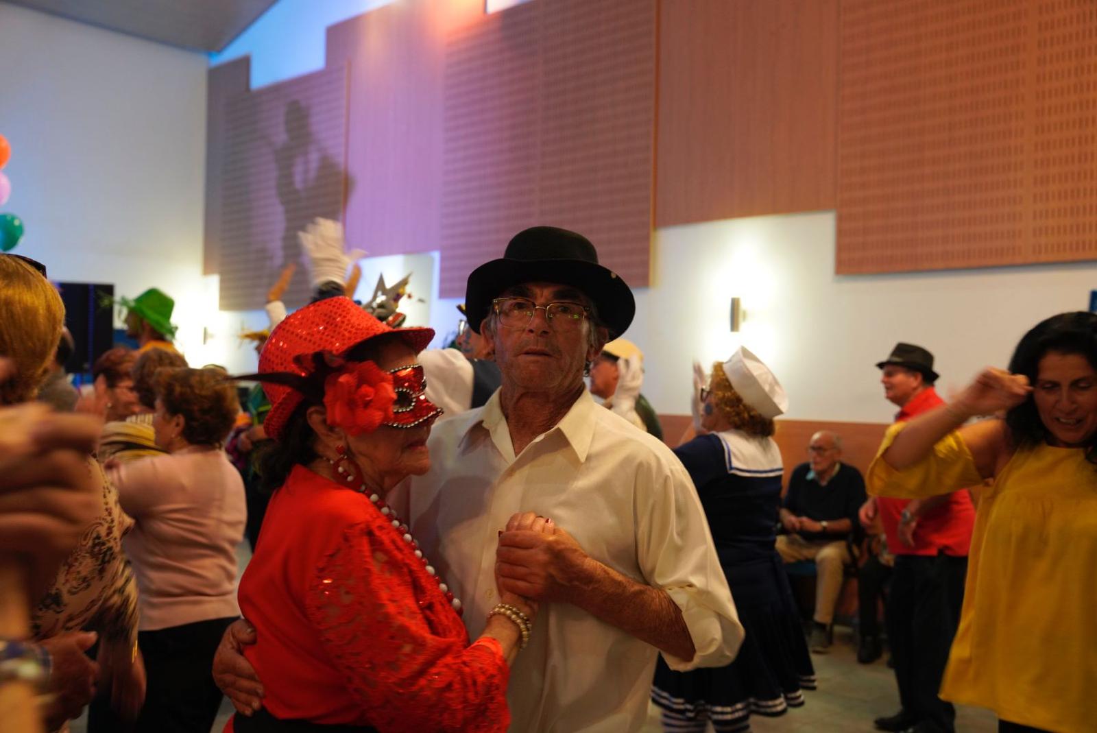 Baile de Mascaritas en el Carnaval para Mayores