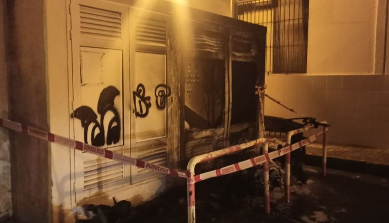 Zona balizada del incendio de la moto Zona balizada del incendio de la moto
