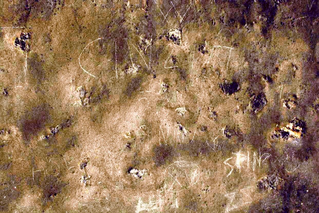 Imagen de nombres en el Castillo de Santa Bárbara de Teguise