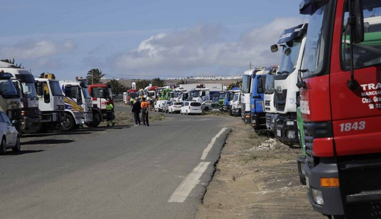 Concentración frente al aeropuerto César Manrique