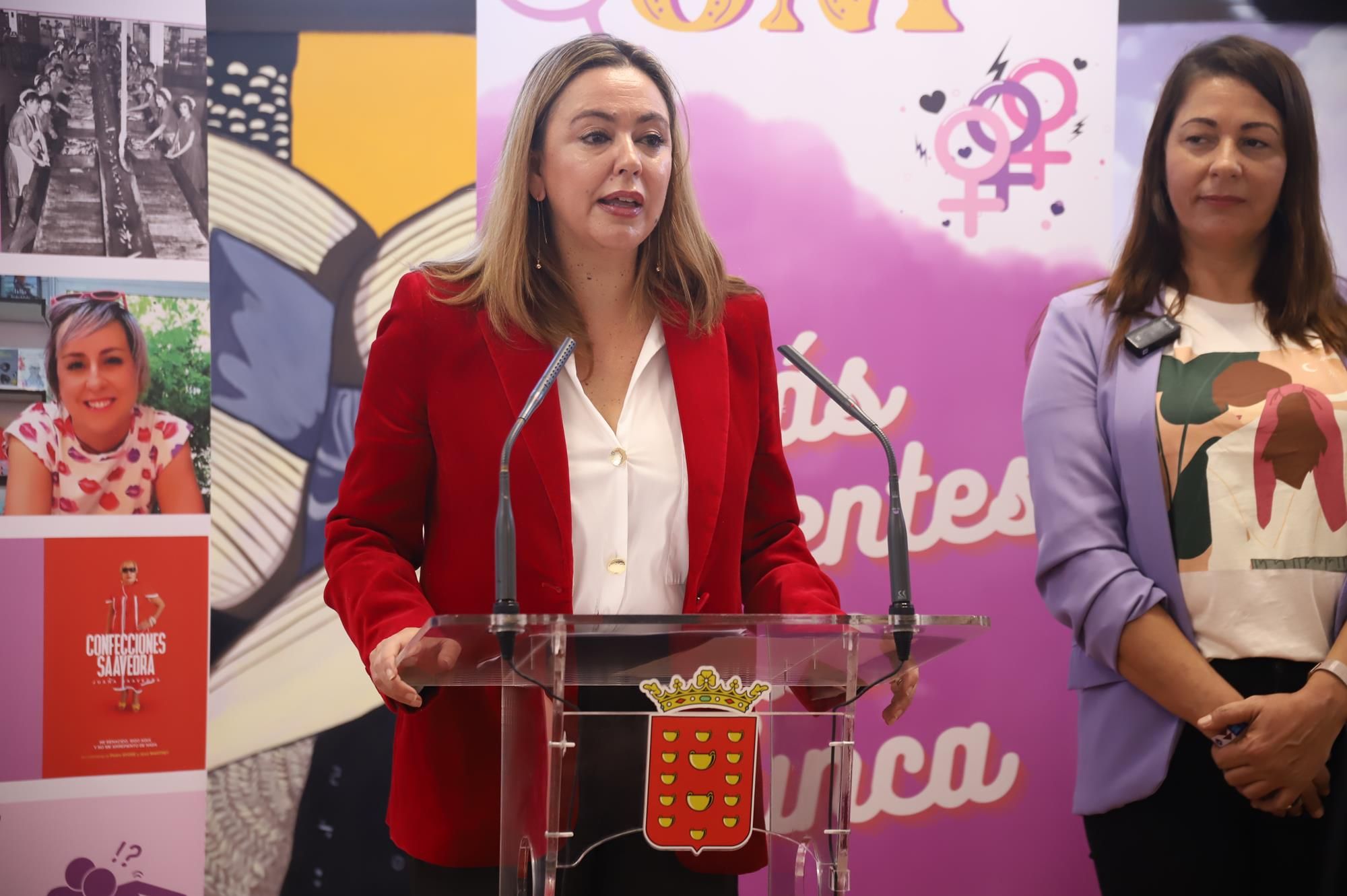 La presidenta del Cabildo de Lanzarote, Dolores Corujo, durante la presentación de los actos feministas del mes de marzo