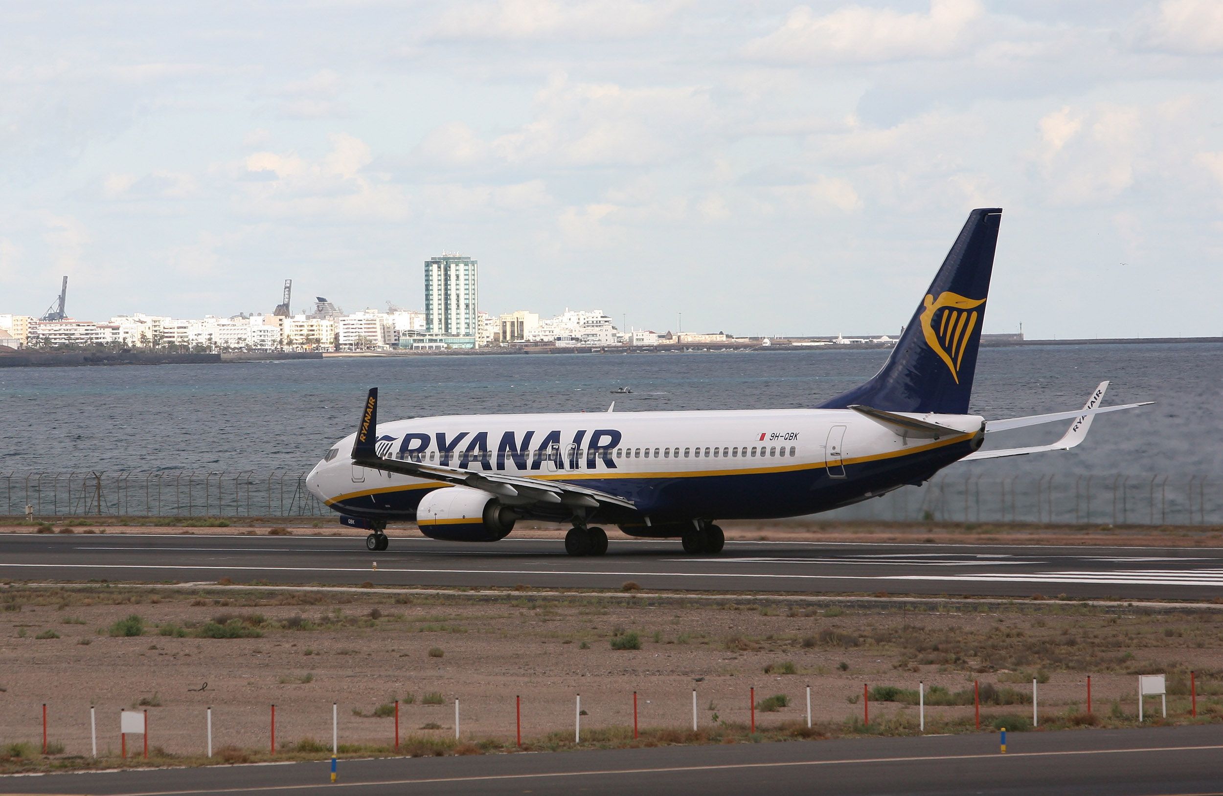 Avión de la aerolínea Ryanair en Lanzarote