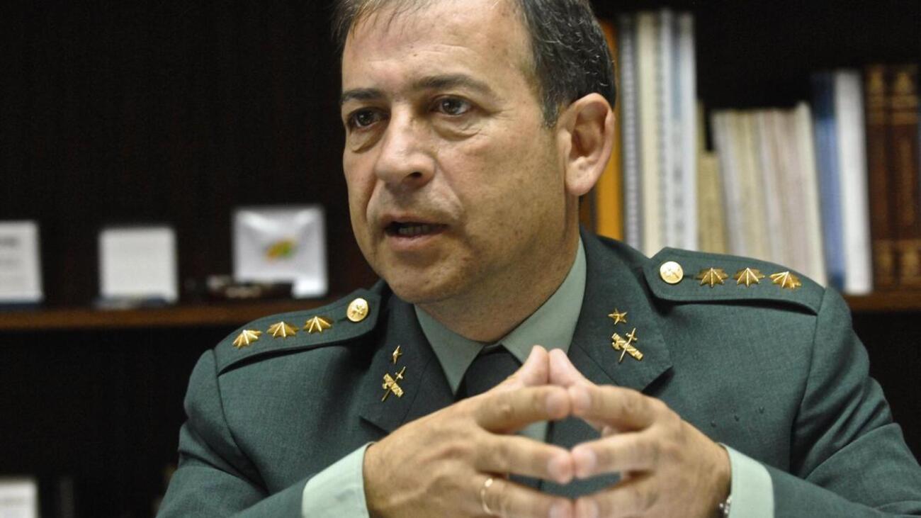 El general Francisco Espinosa Navas en su despacho de la Comandancia de Las Palmas cuando era coronel jefe (FOTO: La Provincia)