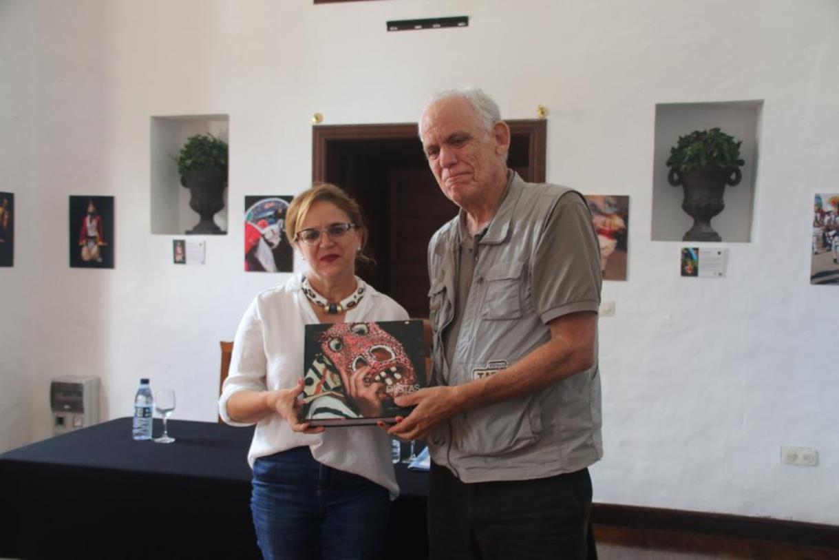  Presentación del libro "Fiestas de Canarias" de Juan Agustín Pérez Pérez
