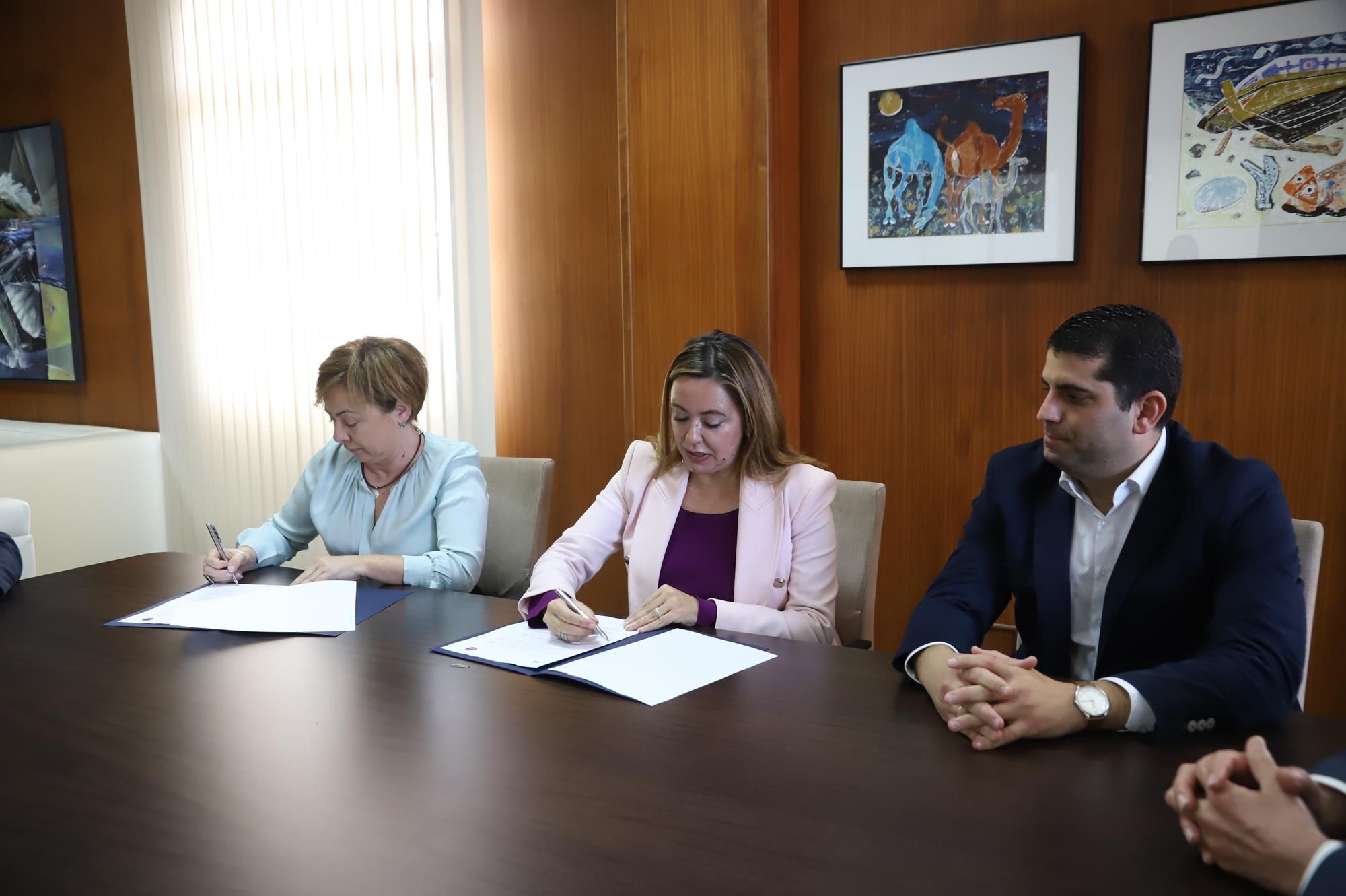 Firma del acuerdo entre el Cabildo y la Universidad de La Laguna