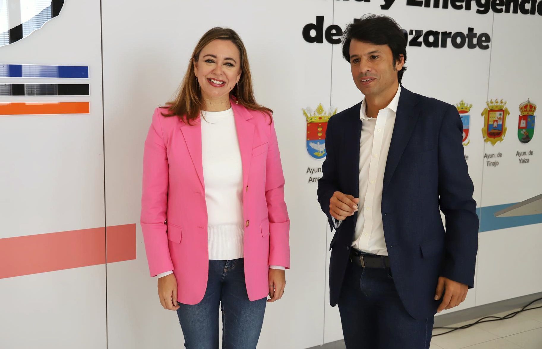La presidenta del Cabildo, María Dolores Corujo, junto a Marcos Bergaz, presidente del Consorcio de Emergencias