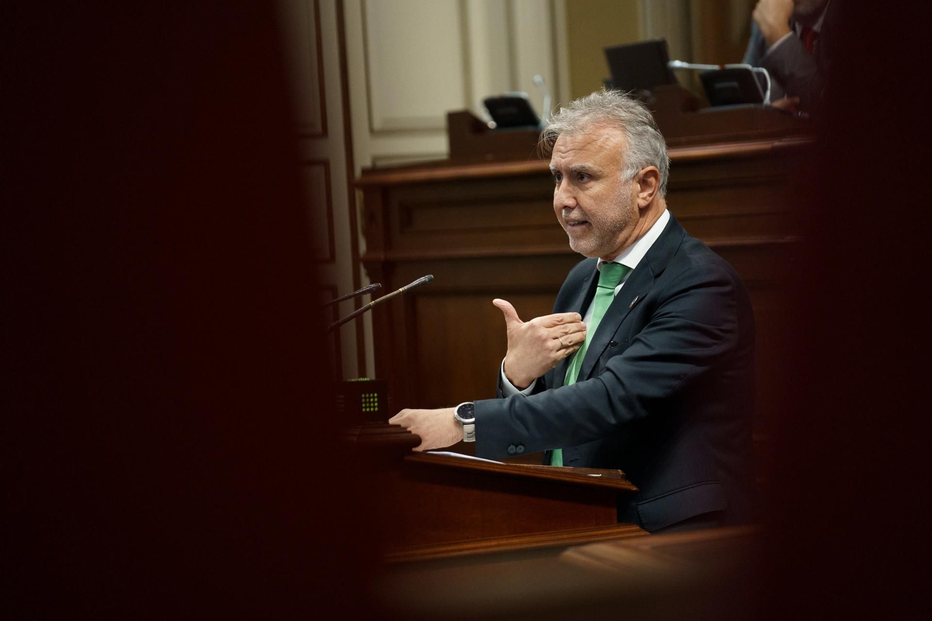 El presidente del Gobierno de Canarias, Ángel Victor Torres, este martes en el Parlamento