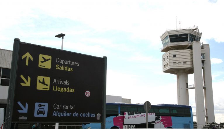 Torre de control del aeropuerto de Lanzarote, gestionada por la empresa SAERCO