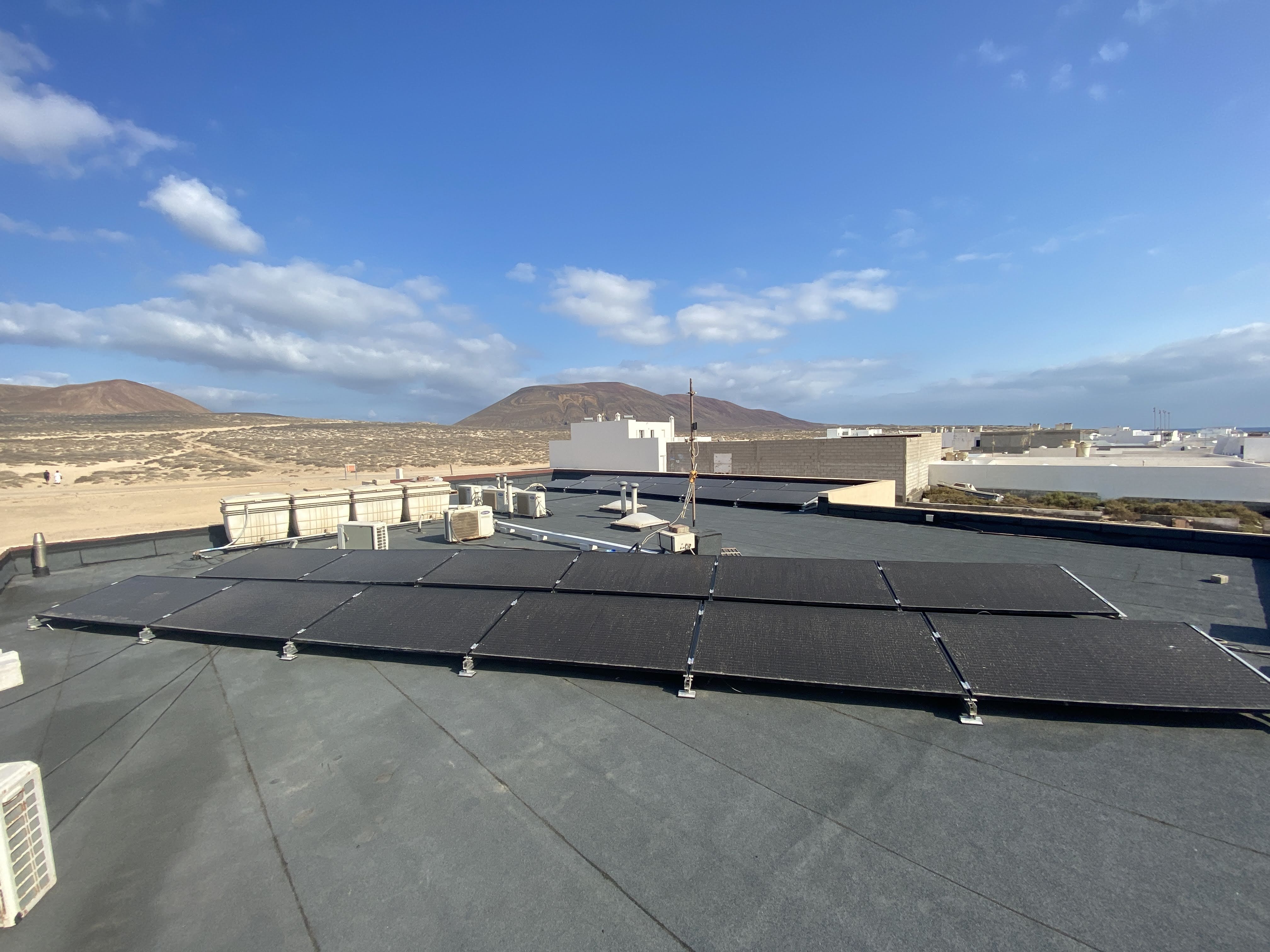 Instalación fotovoltaica centro sanitario La Graciosa