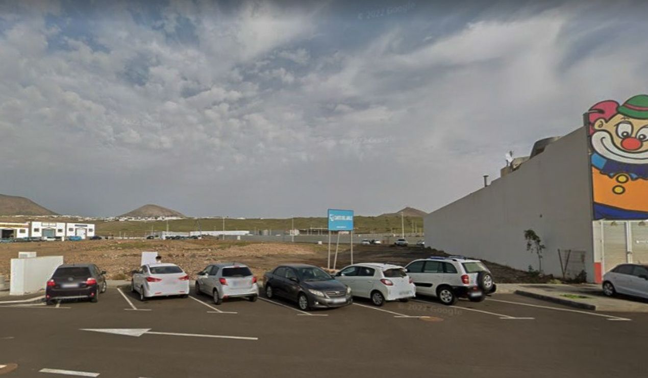 Parcela de Playa Honda en la que se localizará el nuevo centro comercial