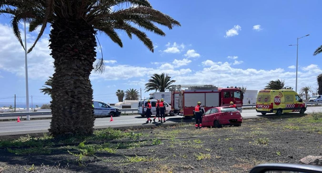 Accidente en la autovía del aeropuerto (Fotos. La Voz)