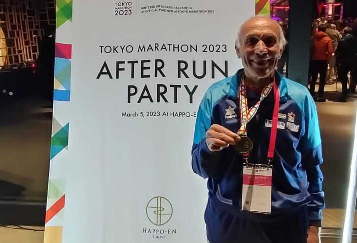 El corredor lanzaroteño, José Manuel Ojeda, tras finalizar la maratón de Tokio