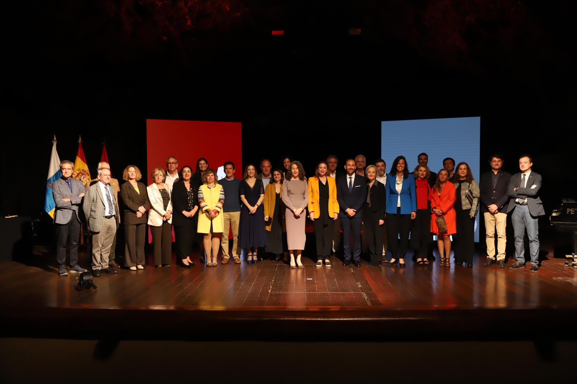 La presidenta del Cabildo de Lanzarote, María Dolores Corujo, entrega los I Premios de Rehabilitación de Arquitectura de Lanzarote