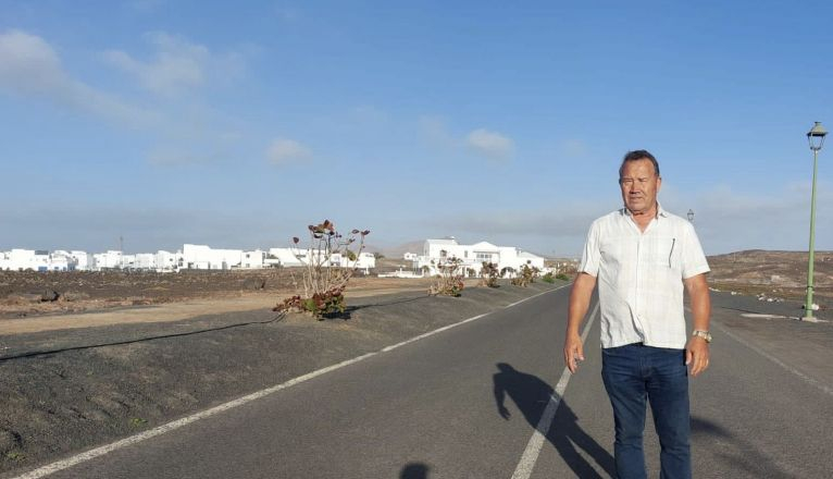 El PP de Tinajo denunciando "el estado de abandono en el que se encuentra el barrio de Las Betancoras" El PP de Tinajo denunciando "el estado de abandono en el que se encuentra el barrio de Las Betancoras"