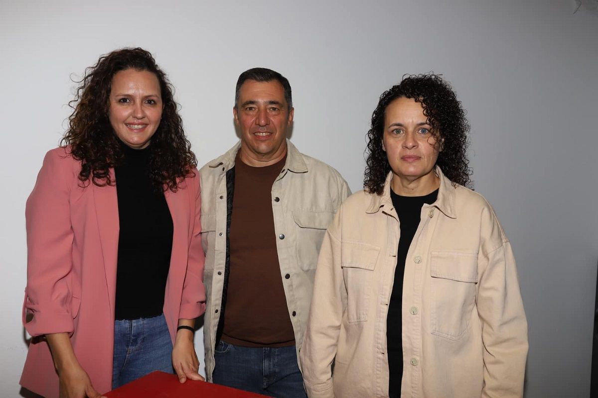 Begoña Hernández con su equipo del PSOE de Tinajo