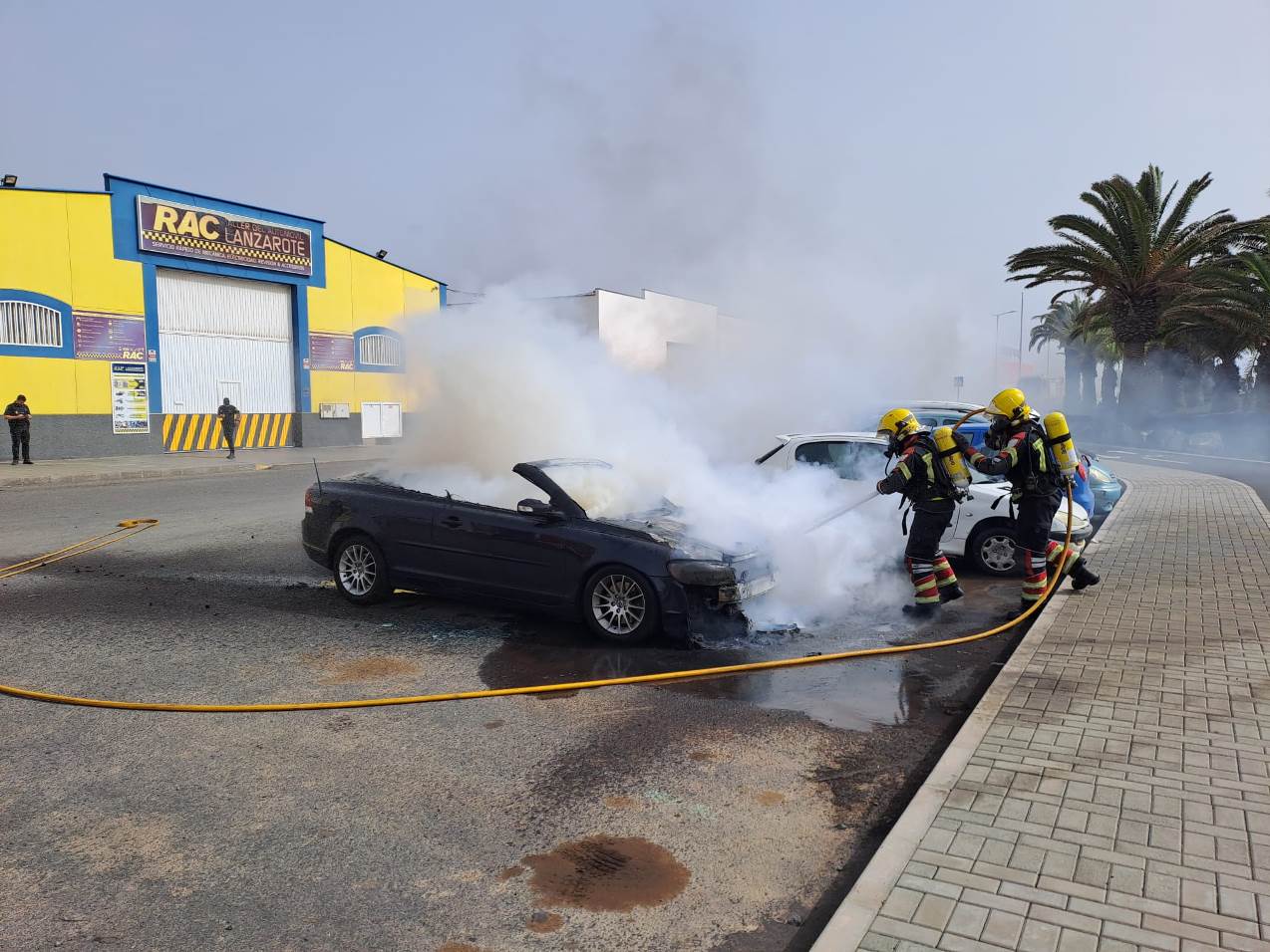Incendio de un coche en Arrecife
