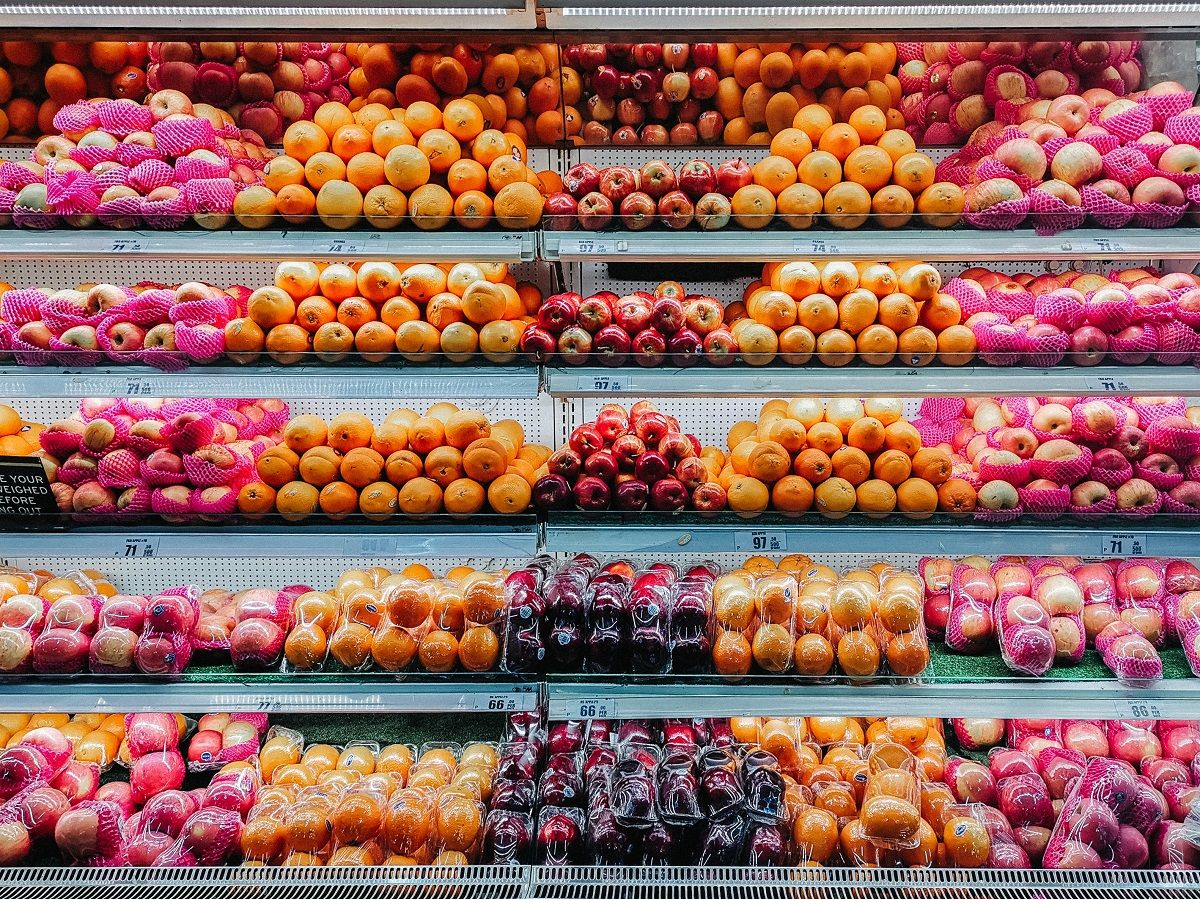 Frutas en una tienda de alimentos