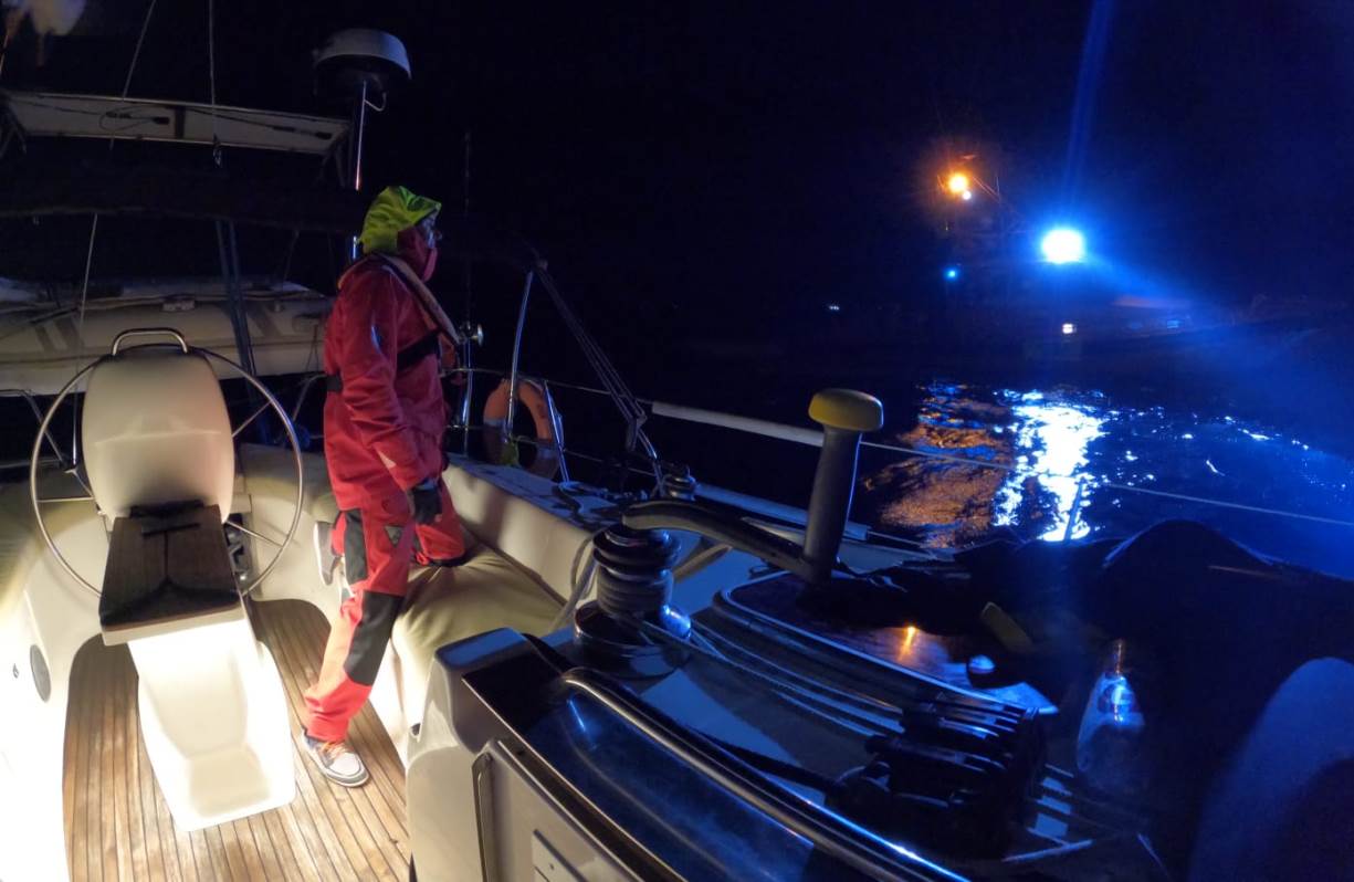 Orcas atacan a un barco