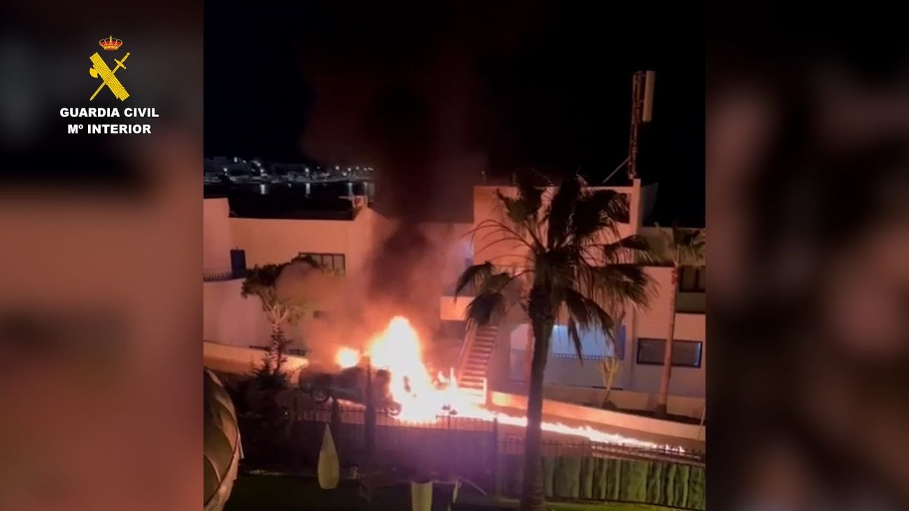 Incendio vehículo en Puerto del Carmen