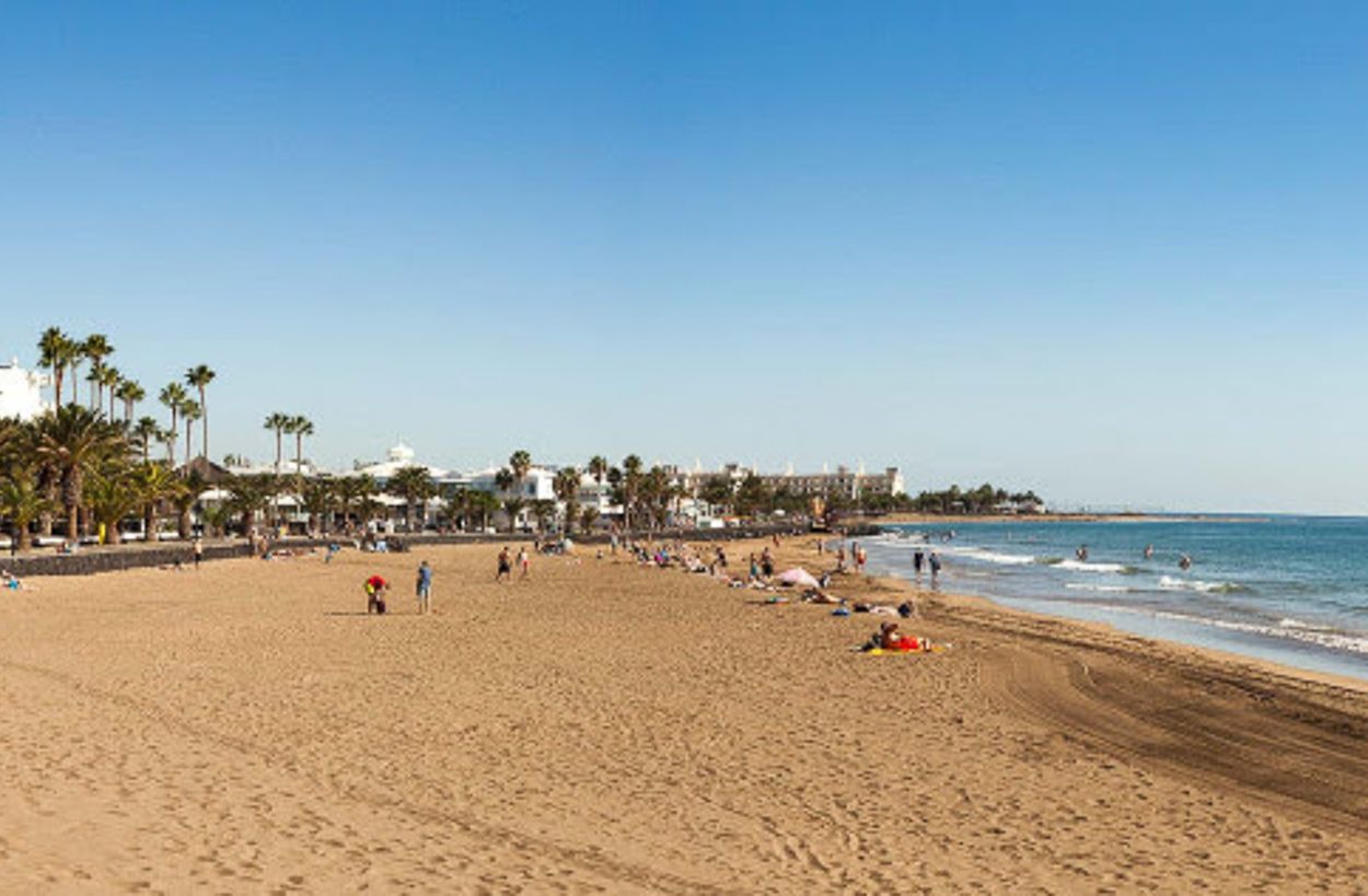 La playa Puerto del Carmen (Asolan)