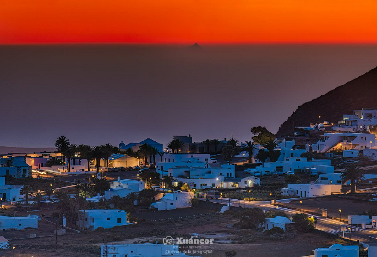 Primer plano de la imagen del Teide desde Lanzarote, sacada desde el pueblo de Femés/Juan José Cordero Valeriano