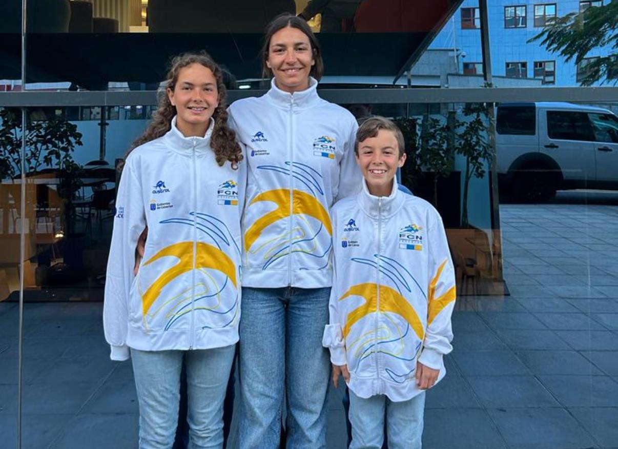 Vega Martínez, Sara Gijón y Eduardo Curbelo CD de natación artística Pingüinos