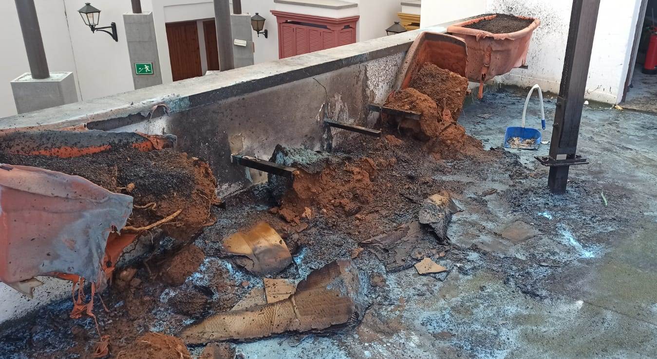 Cubierta quemada del Princesa Yaiza