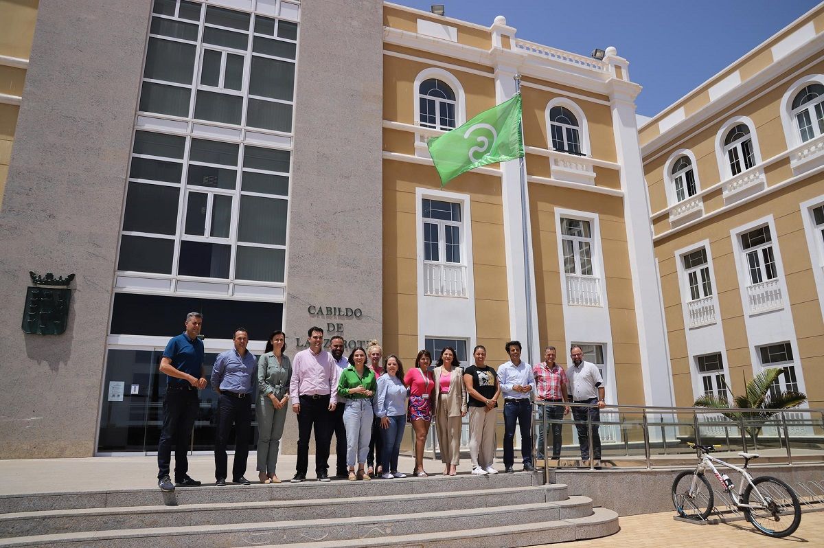 El Cabildo de Lanzarote "muestra su apoyo" a la Asociación Española contra el Cáncer