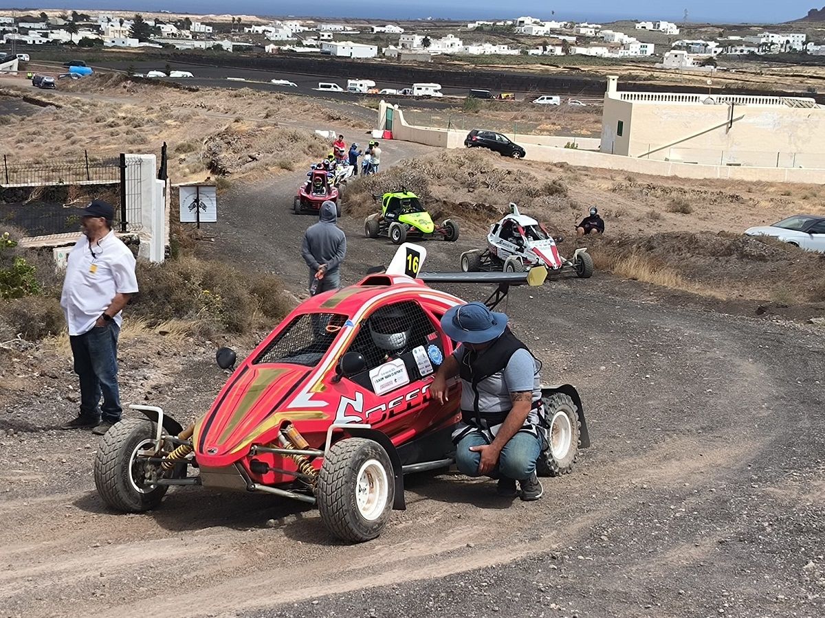 El Lanzaroteño Raúl Armas García se lleva el primer puesto en Car Cross de la I Slalom Haría es Deporte