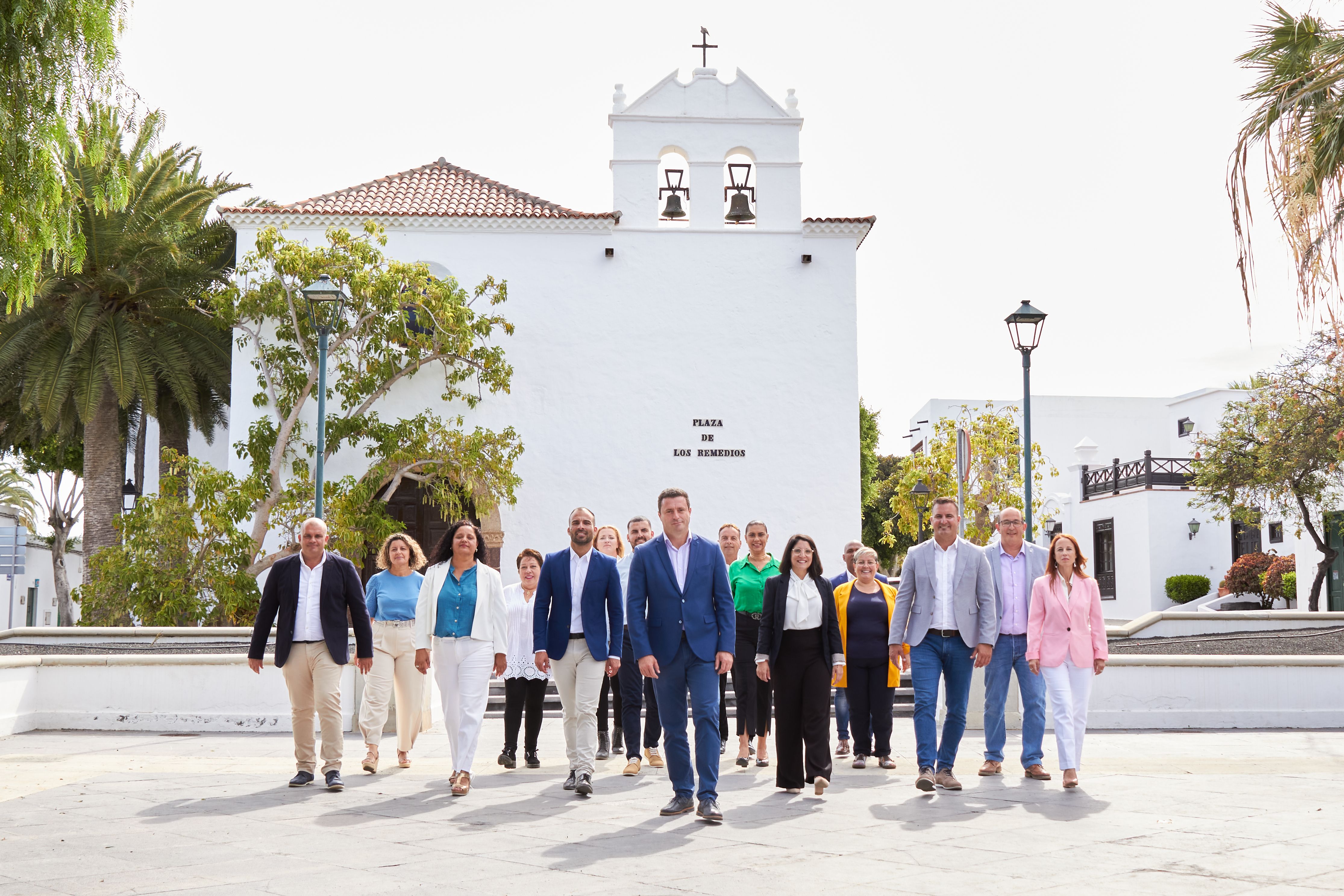 Los candidatos de Unidos por Yaiza (UPY) en la Plaza de los Remedios. Foto: Unidos por Yaiza.