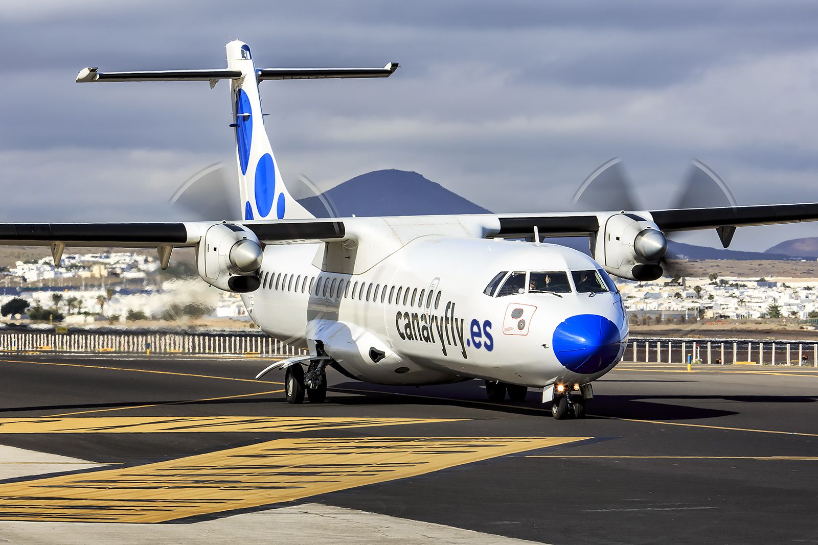 Un avión de la compañía Canaryfly. Foto: Canaryfly.