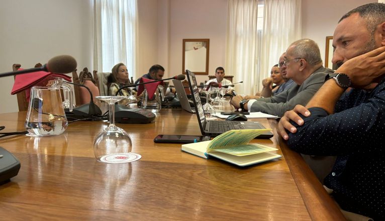 El Consejo de Administración de los CACT durante la aprobación del convenio El Consejo de Administración de los CACT durante la aprobación del convenio