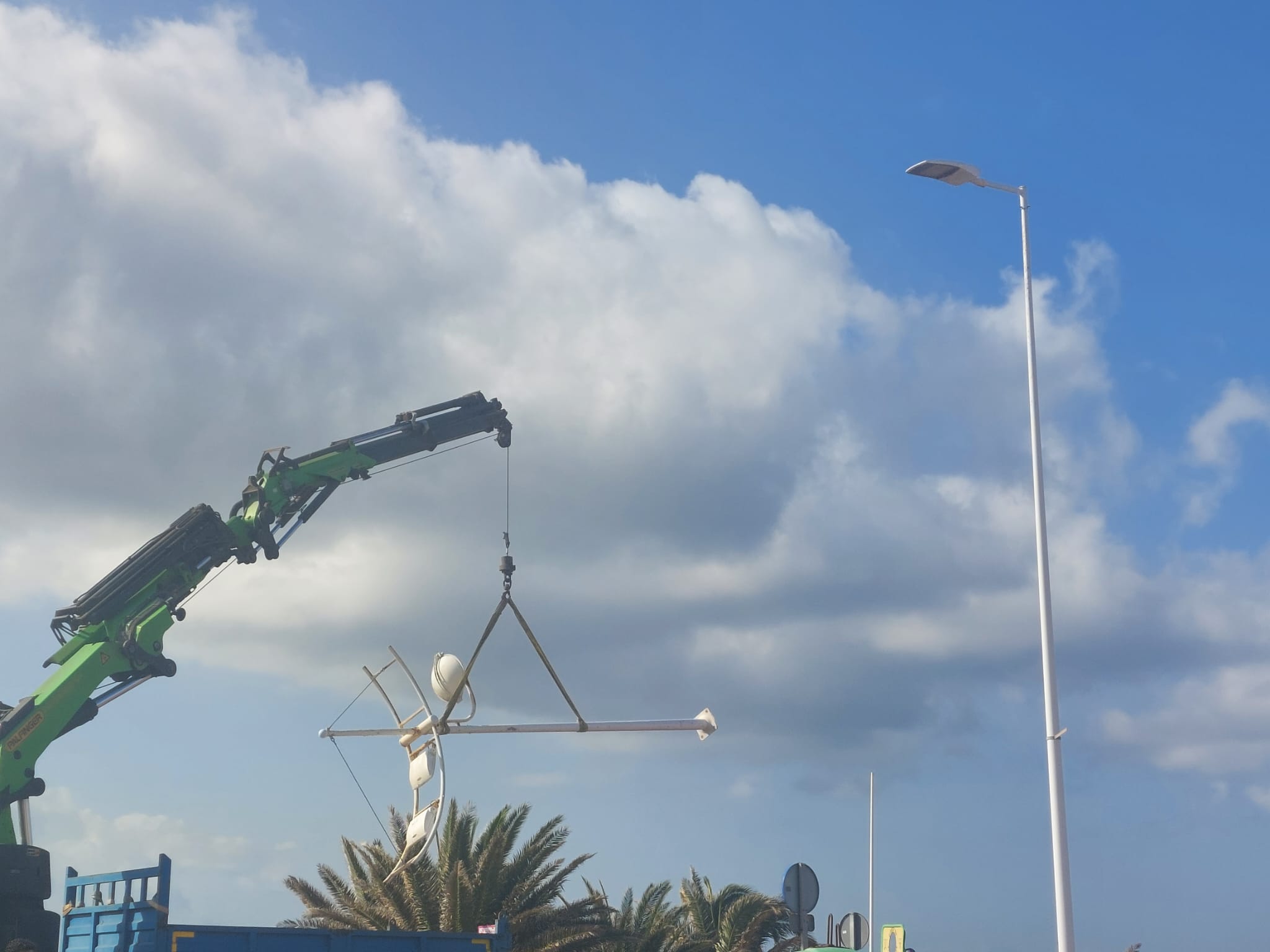 Obras alumbrado en Playa Honda