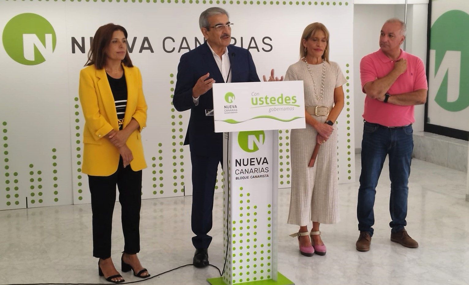 El presidente de Nueva Canarias, Román Rodríguez, durante una rueda de prensa.