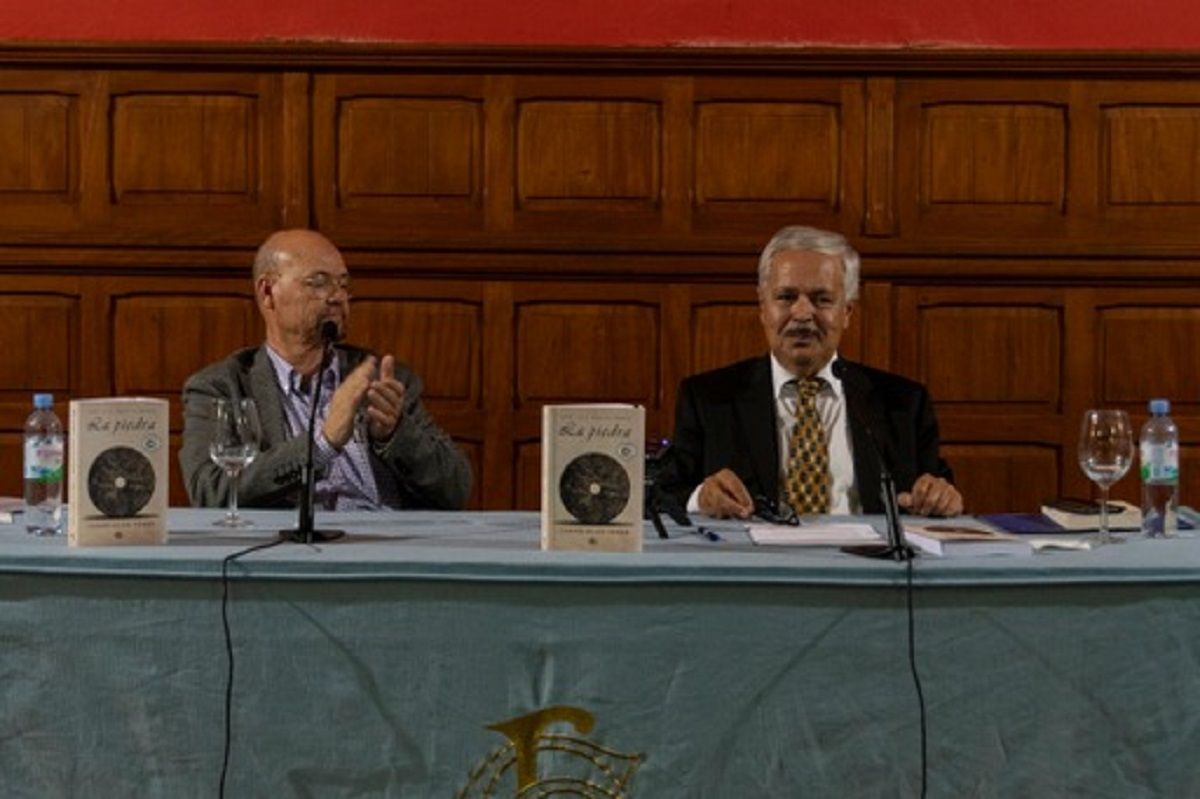 Presentación al público de la novela "La Piedra. Canarios en Texas"