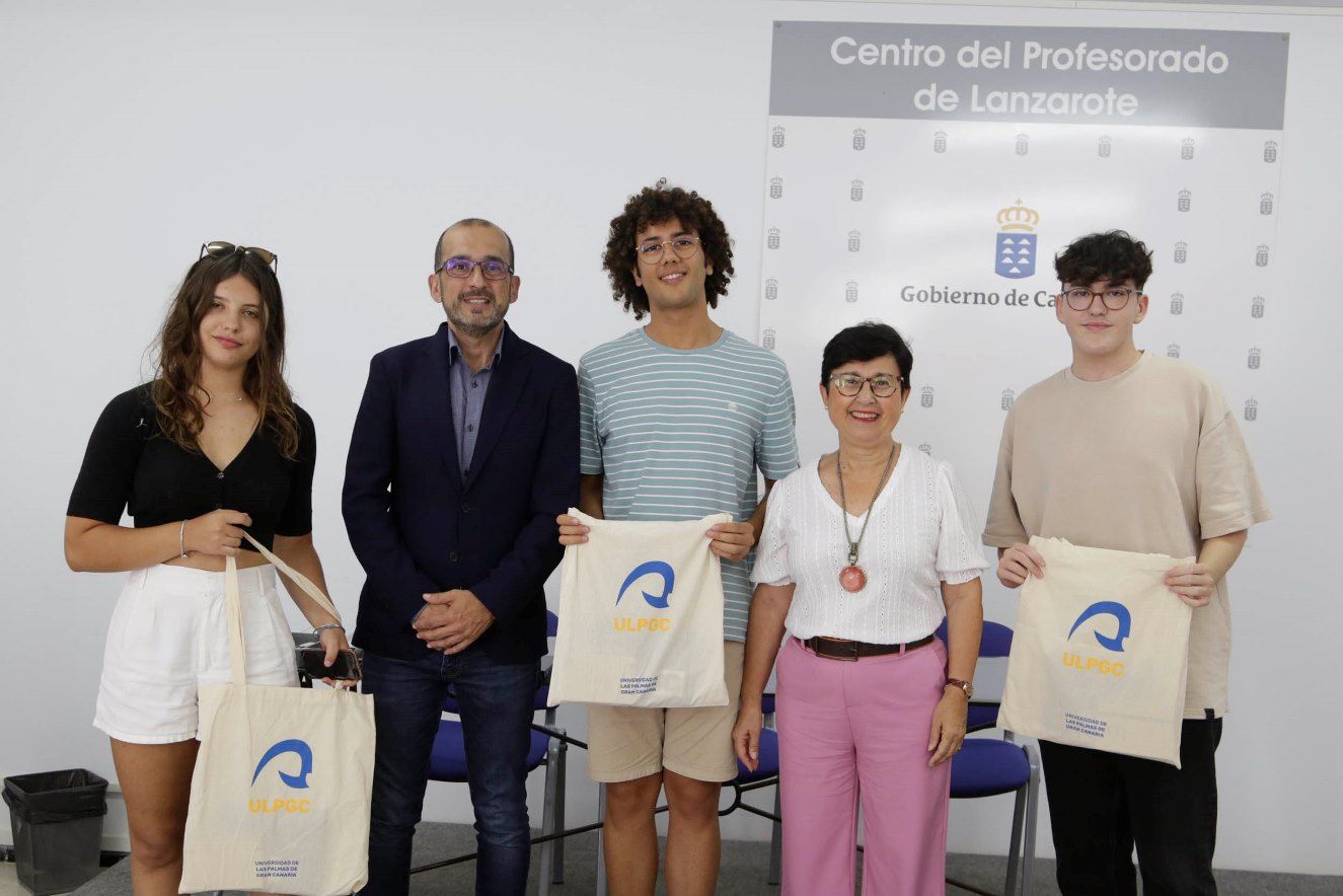 Tres alumnos de Lanzarote, entre las mejores notas de la EBAU de la provincia