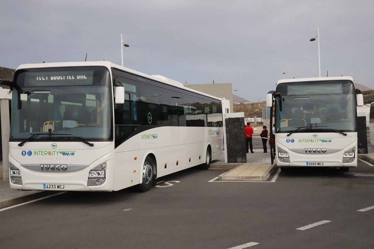 El Cabildo de Lanzarote habilita un servicio especial de guaguas para las fiestas de San Juan en Haría