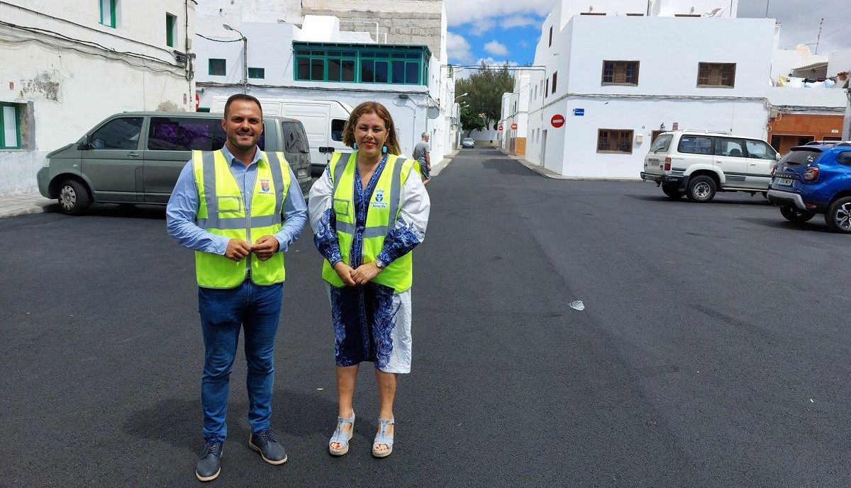 Astrid Pérez visita las obras de transformación de la calle Tenderete – PP  Lanzarote